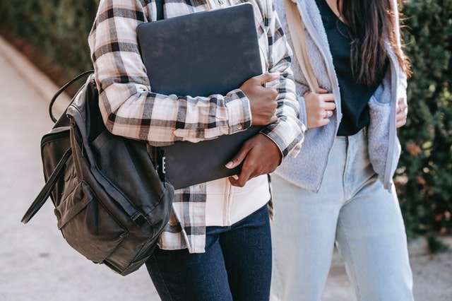 How-To-Carry-Laptop-In-Backpack